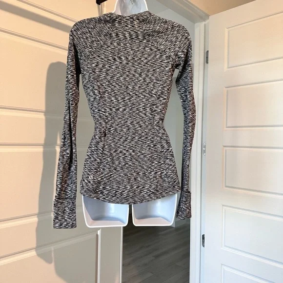lululemon athletica gray black fitted long sleeve sweatshirt - Picture 2 of 4
